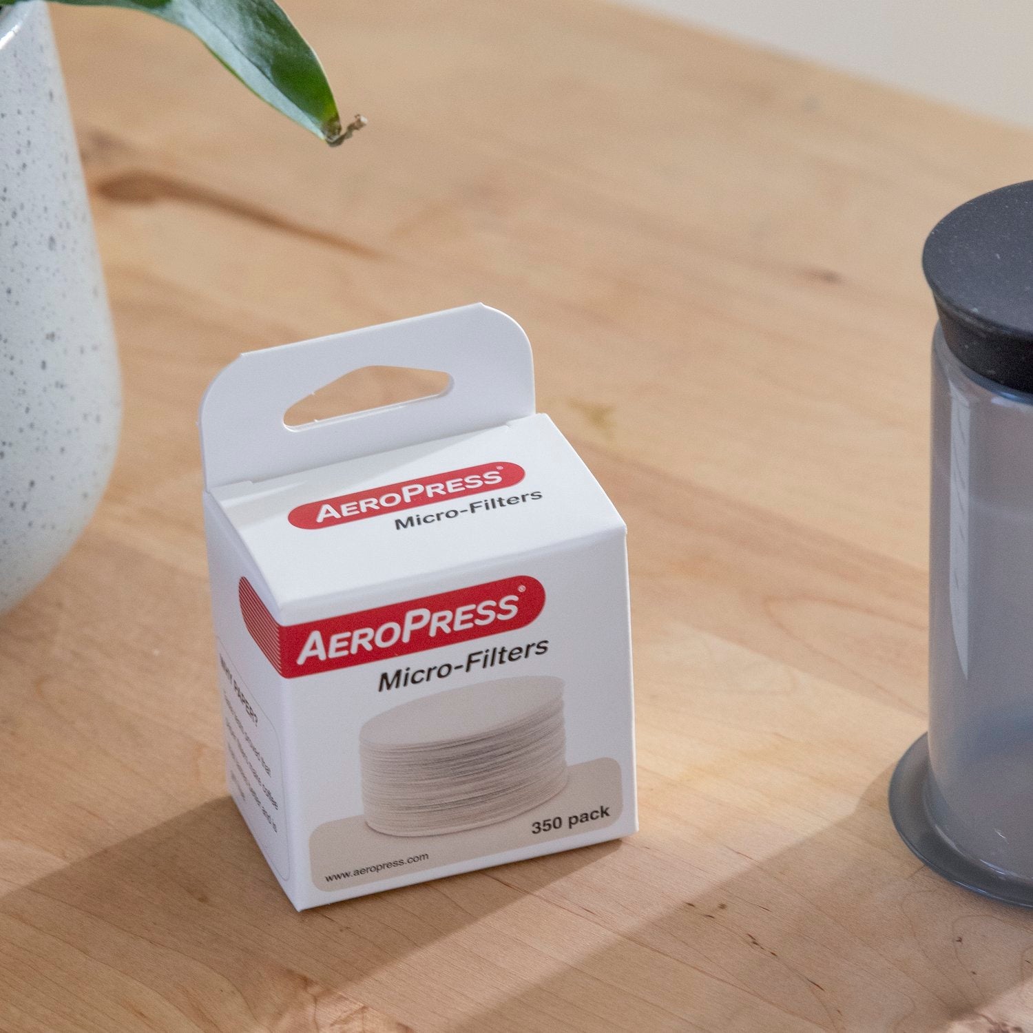 Comandante AeroPress filter paper, 350 pcs, designed for use with coffee grinder and AeroPress brewing system.